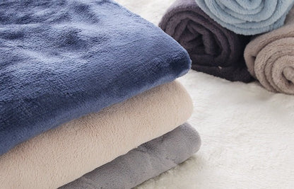 Soft Pet Blanket - Cosy Throw for Dogs & Cats All Seasons - Freddie & Wilson