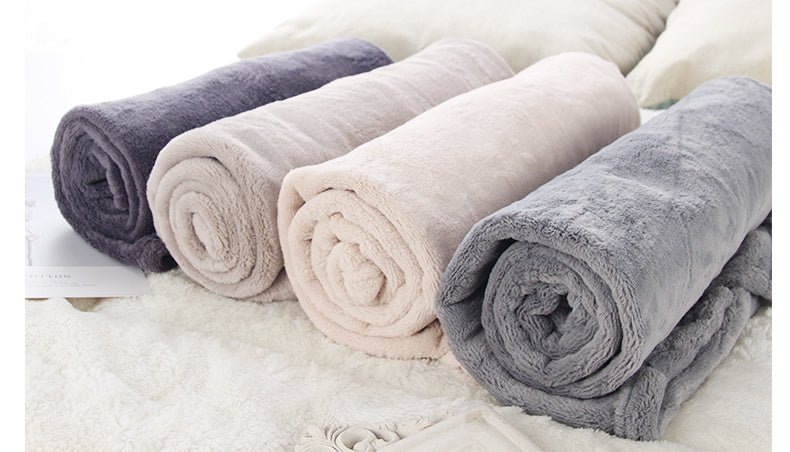 Soft Pet Blanket - Cosy Throw for Dogs & Cats All Seasons - Freddie & Wilson