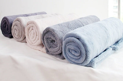 Soft Pet Blanket - Cosy Throw for Dogs & Cats All Seasons - Freddie & Wilson