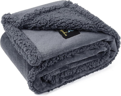 Lamb Wool Pet Blanket - Ultra - Soft Warm Throw for Dogs - Freddie & Wilson
